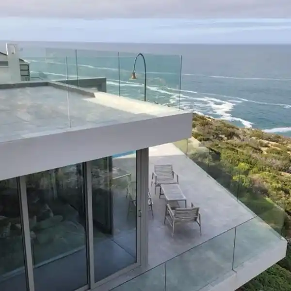 MODERN HOME WITH UNINTERRUPTED SEA VIEWS