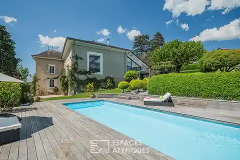 Serene Estate with Sauna and Jacuzzi