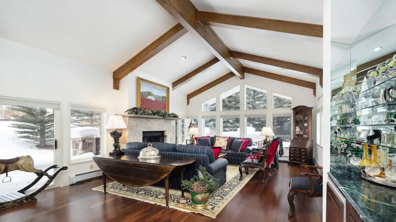 Delightful Mountain Residence in Exclusive Arrowhead