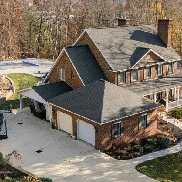AMAZING HOME IN AN INCREDIBLE LOCATION