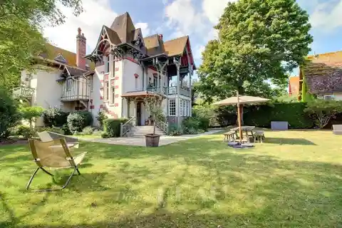 Superb Seaside Villa