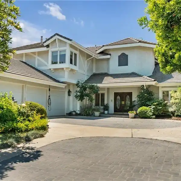 OPEN PLAN HOME IN A GATED COMMUNITY