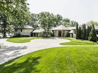 Lush Gated Oasis on Eagle Creek Reservoir