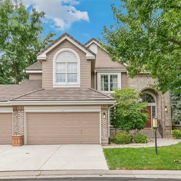 RARE MOUNTAIN VIEWS IN THE PINES