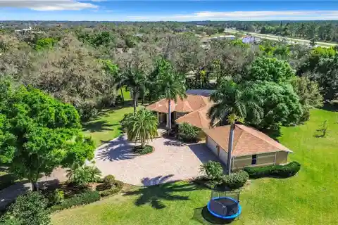 Private Oasis in Alva
