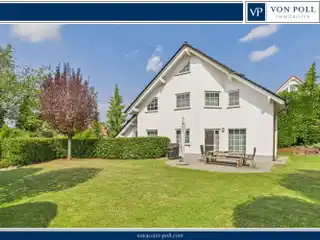 Well-Maintained Detached House in a Quiet Cul-De-Sac Location