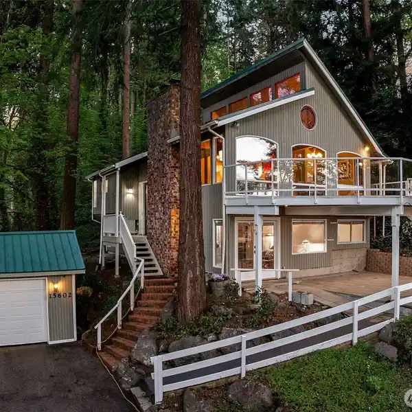 CUSTOM NORTHWEST GEM IN THREE TREE POINT
