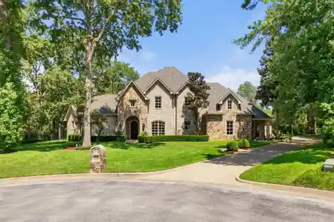 Stonegate Gem with Saltwater Pool Retreat