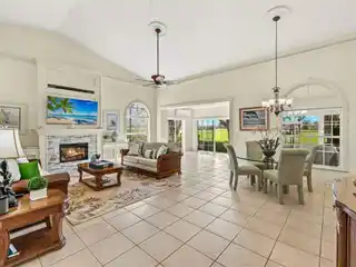 Welcoming Home with Expansive Views in Windstar on Naples Bay