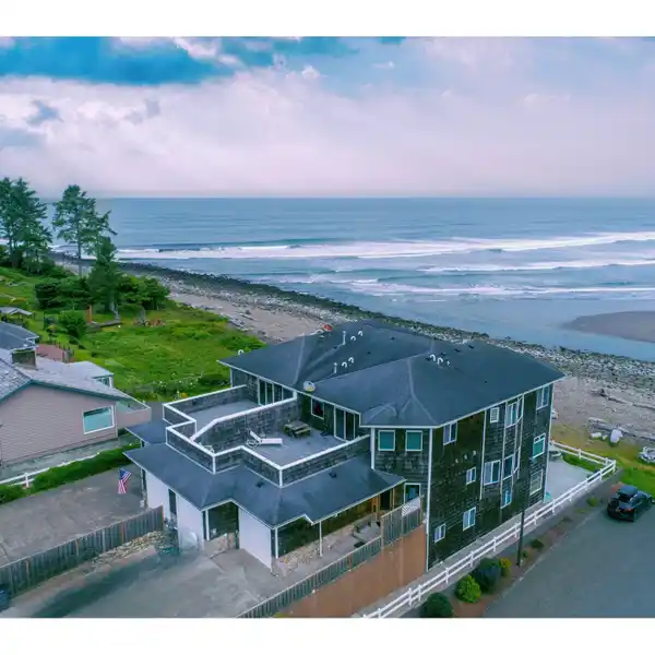 OCEANFRONT TOWNHOUSE WITH FABULOUS VIEWS