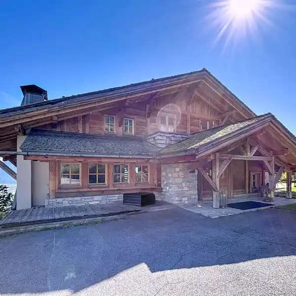 MAGNIFICENT CHALET WITH MAJESTIC VIEWS