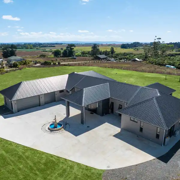 DUAL LIVING LIFESTYLE RETREAT IN KARAKA