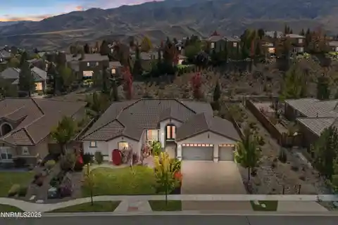 Newer Single-Level Open Plan Home in the Somersett Golf Community