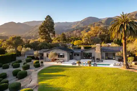 Modern Sophistication in Coveted Riven Rock