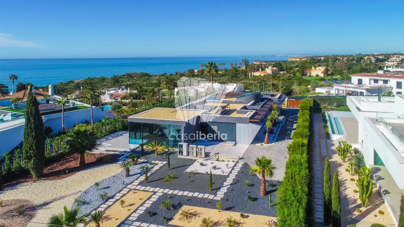 Incredible Single-level Contemporary Villa