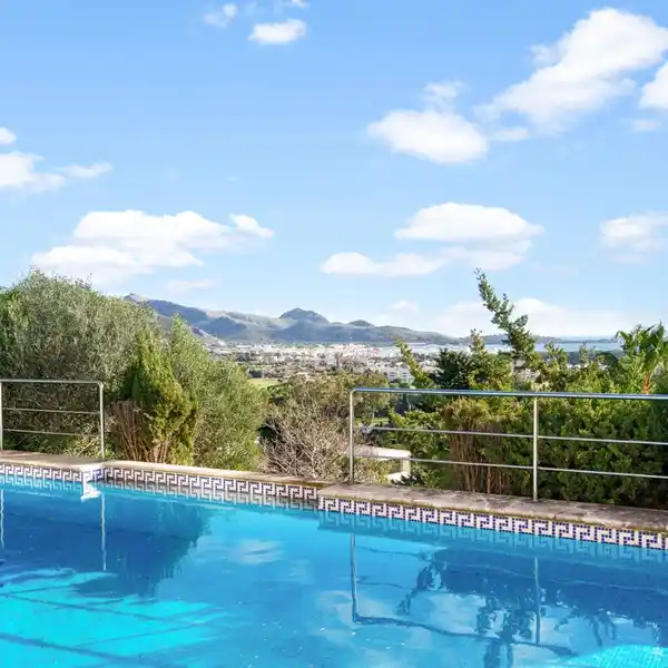 ELEGANT VILLA WITH STUNNING VIEWS OF THE BAY OF PUERTO DE POLLENSA