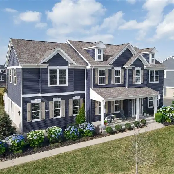 IMPRESSIVE RESIDENCE IN THE SOUGHT-AFTER RESERVE AT RIVER OAKS