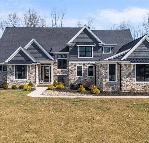 BEAUTIFUL CUSTOM BUILT OPEN CONCEPT COLONIAL