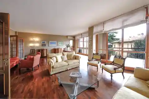 Elegant Apartment in Borgo Trento Area with Double Garage