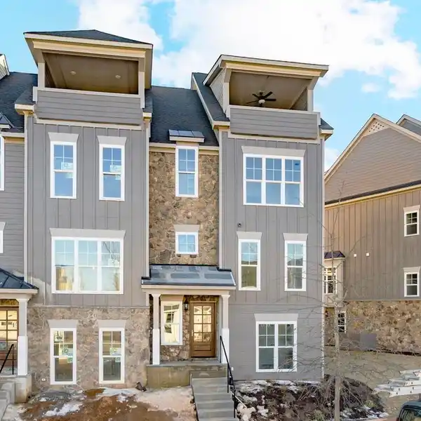 LUXURY ELEVATOR TOWNHOME WITH MOUNTAIN VIEWS