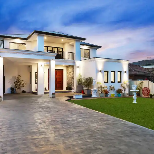 STATEMENT FAMILY RESIDENCE WITH A VERSATILE LAYOUT
