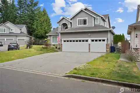 Gorgeous Home on a Quiet Cul-De-Sac