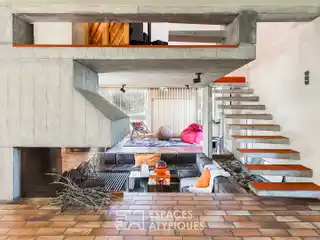 Impressive Home in a Beautiful Natural Setting