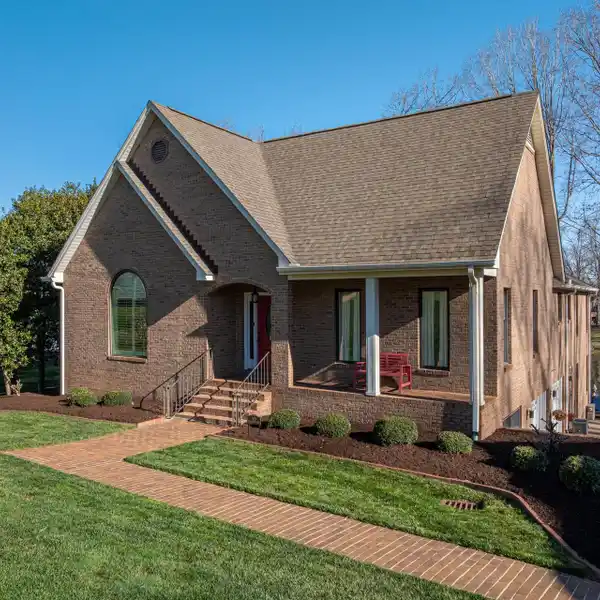 EXCEPTIONAL MOSS LAKE HOME