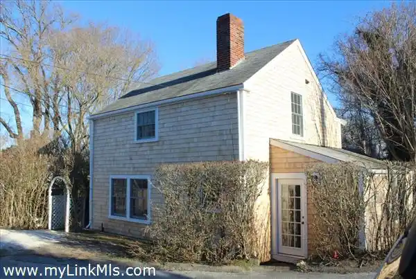Cozy Cottage with Charm
