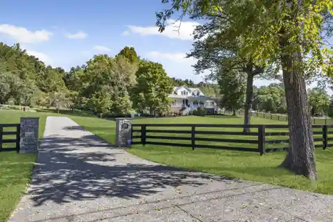 Serene Poplar Creek Retreat with Stunning Views