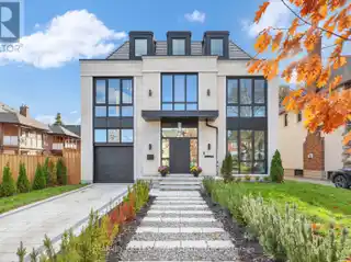 Contemporary Masterpiece Redefining Sustainable Luxury Living