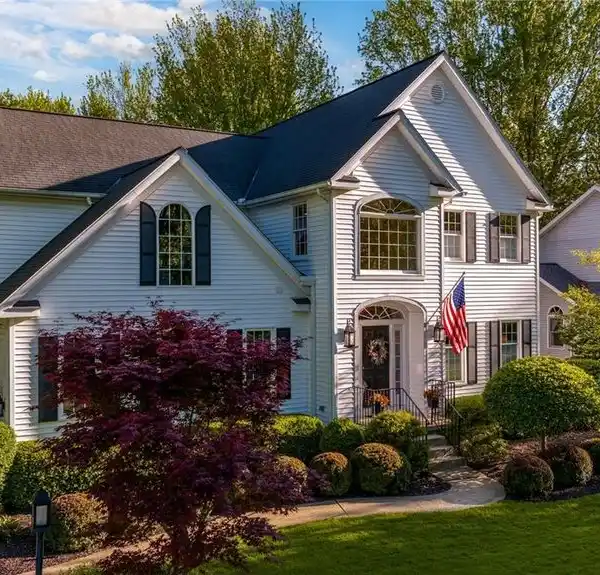 IMMACULATE HOME IN THE WOODS OF WILLIAMSBURG