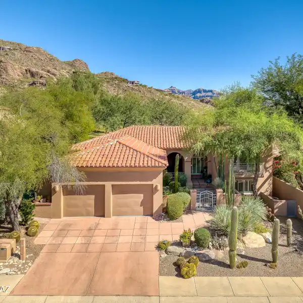 ELEGANT GOLF COURSE HOME IN COVETED VENTANA CANYON