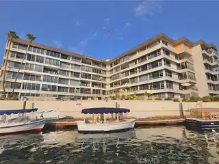 Premier Bay-Front Residence in Exclusive Channel Reef