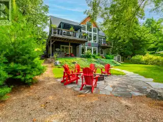 Year Round Lake Muskoka Beauty