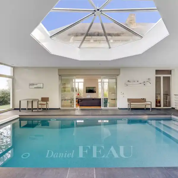 ELEGANT MID-CENTURY WITH PRIVATE POOL RETREAT