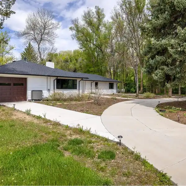 SECLUDED FIVE ACRE SANCTUARY