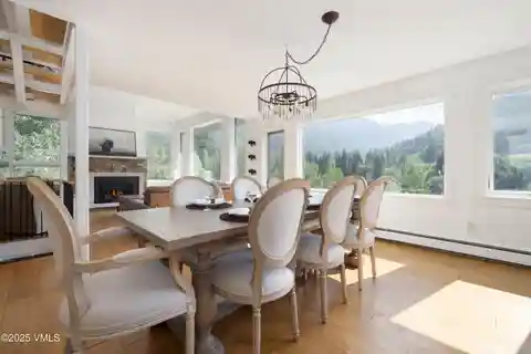 Mountain Top Retreat with Spectacular Views