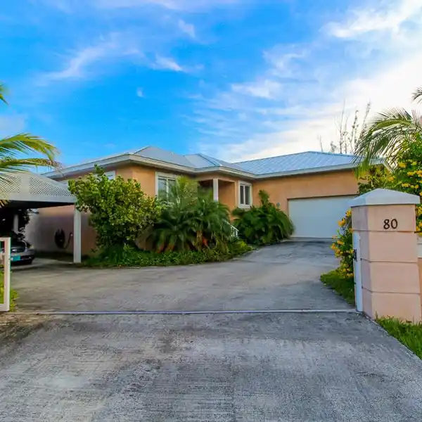 GORGEOUS CANALFRONT HOME PERFECT FOR QUALITY TIME WITH FAMILY