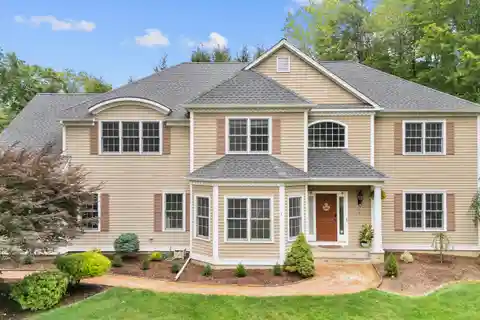 Beautifully Maintained Home on a Prime Cul-De-Sac