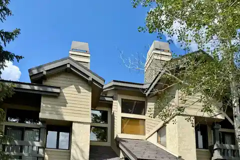 Immaculate Fully Furnished Townhome