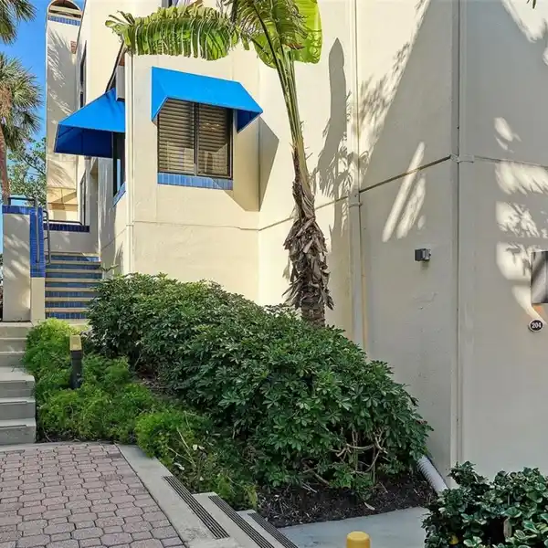 FAIRWAY BAY'S FINEST REMODELED CORNER UNIT