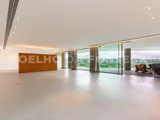 Elegant and Sophisticated Apartment