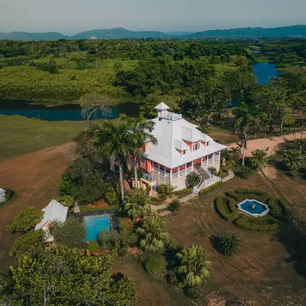 11.33-ACRE PRIVATE ESTATE ALONG THE SITTEE RIVER