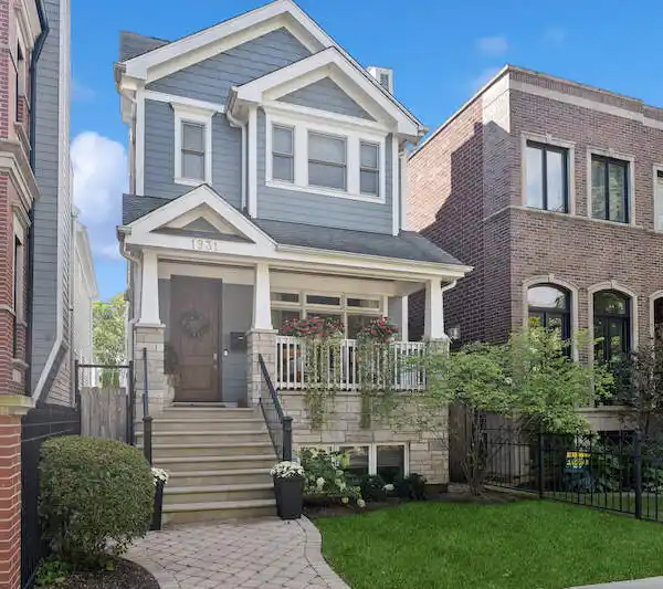NEWER CONSTRUCTION IN THE HEART OF HAMLIN PARK