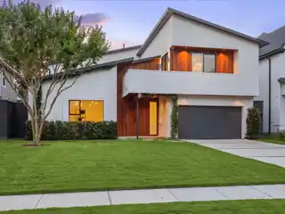 Cutting-edge Modern Smart Home with Lap Pool