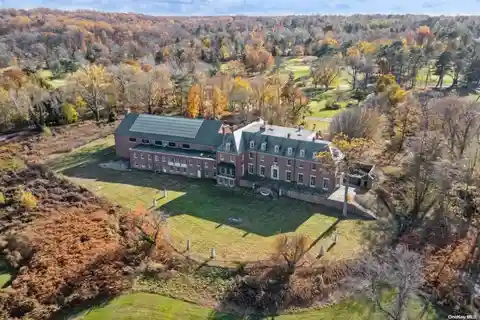 Magnificent 6.4-Acre Estate