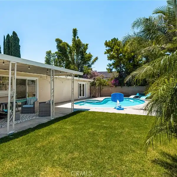 PEACEFUL ANAHEIM HILLS POOL HOME RETREAT