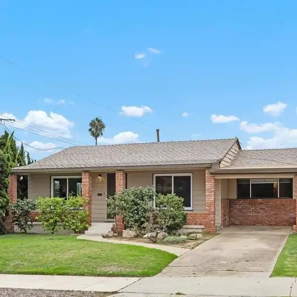 DELIGHTFUL CORNER LOT GEM WITH ENDLESS POSSIBILITIES