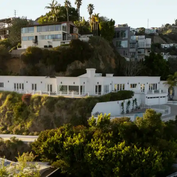 SPECTACULAR VIEW ESTATE ABOVE THE SUNSET STRIP